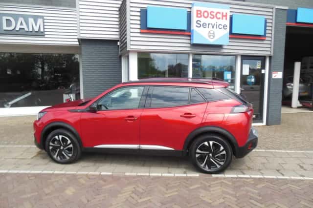 Peugeot e-2008 (2022) thumbnail 3