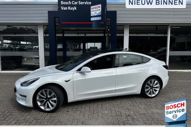 Tesla Model 3 (2019) thumbnail 1