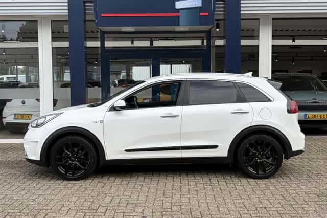 Kia Niro (2017) thumbnail 3