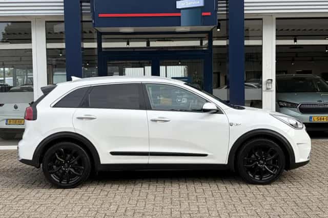 Kia Niro (2017) thumbnail 4