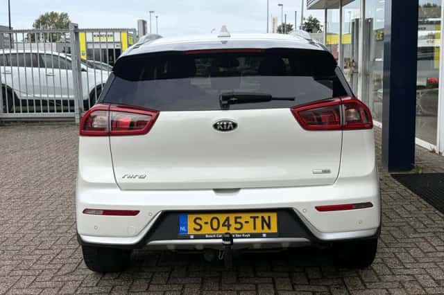 Kia Niro (2017) thumbnail 6