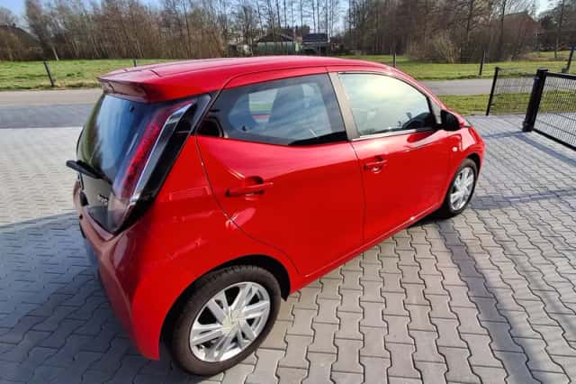 Toyota Aygo (2017) thumbnail 5