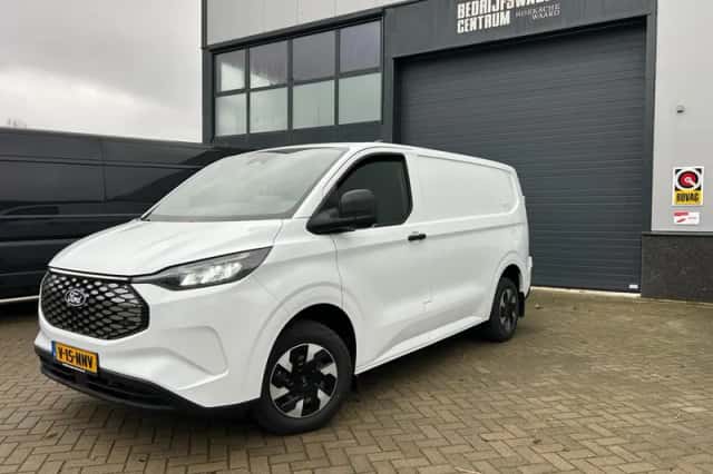 Ford E-Transit Custom (2025) thumbnail 1