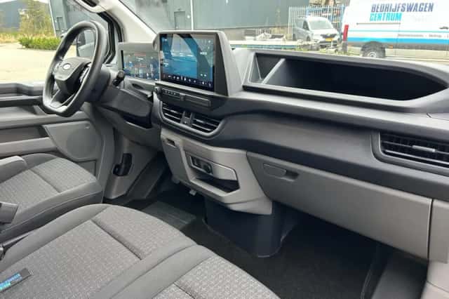 Ford E-Transit Custom (2025) thumbnail 4