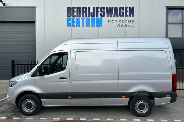 Mercedes-Benz Sprinter (2023) thumbnail 6