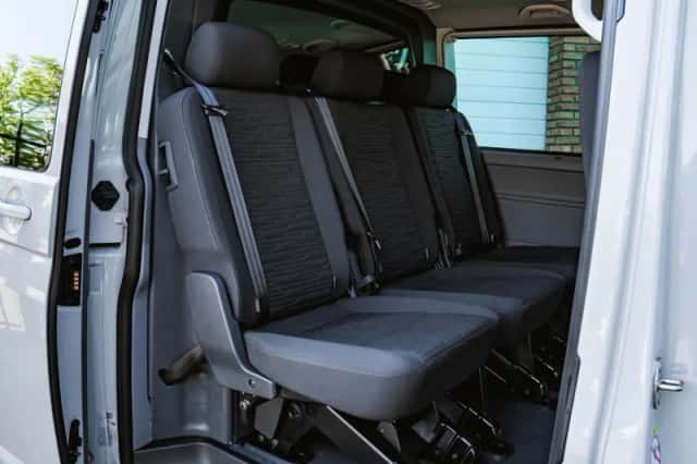 Volkswagen Transporter (2024) thumbnail 2