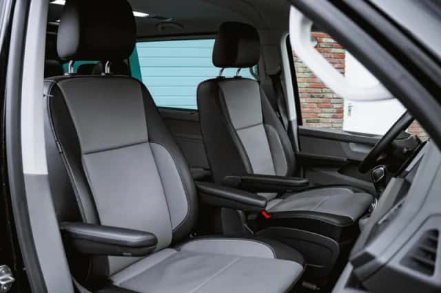Volkswagen Caravelle (2023) thumbnail 3