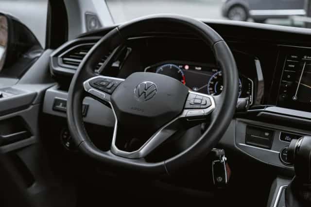 Volkswagen Caravelle (2023) thumbnail 4