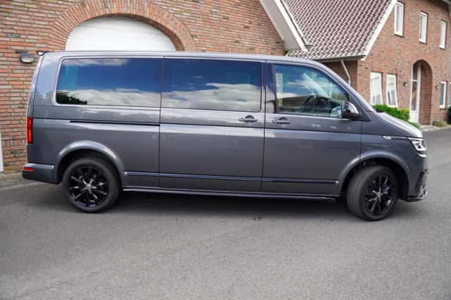 Volkswagen Transporter (2023) thumbnail 2