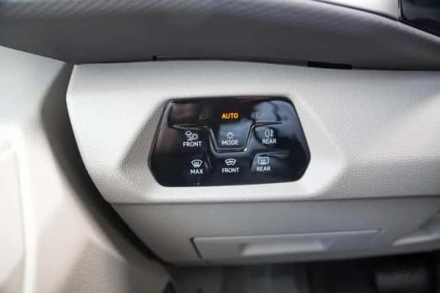 Volkswagen Multivan (2026) thumbnail 4