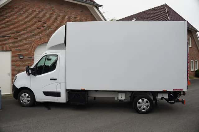 Nissan Interstar (2024) thumbnail 1