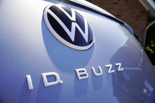 Volkswagen ID. Buzz (2025) thumbnail 2