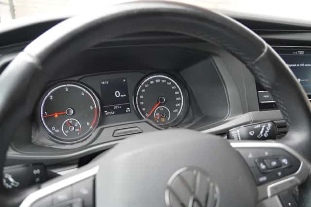 Volkswagen Transporter (2023) thumbnail 1
