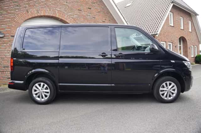 Volkswagen Transporter (2023) thumbnail 4
