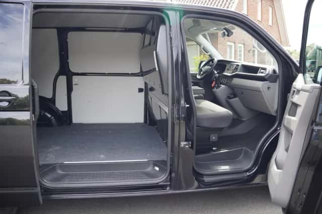 Volkswagen Transporter (2023) thumbnail 6