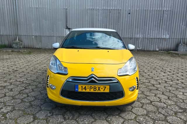 Citroën DS3 (2011) thumbnail 2
