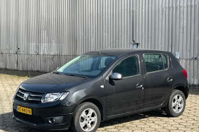Dacia Sandero (2016) thumbnail 1