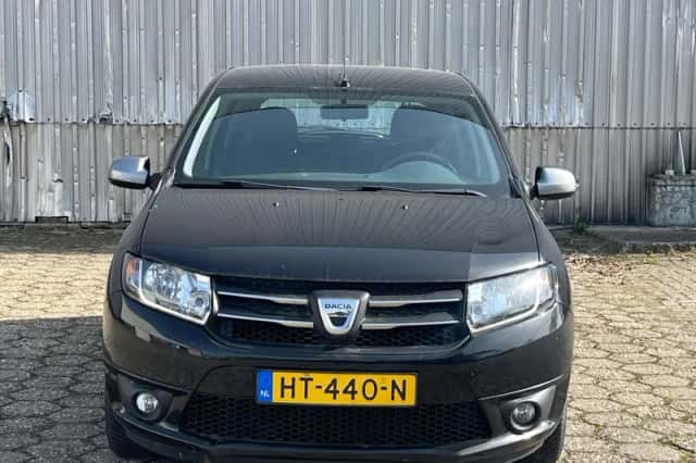 Dacia Sandero (2016) thumbnail 2