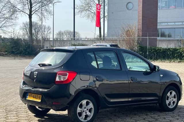 Dacia Sandero (2016) thumbnail 4