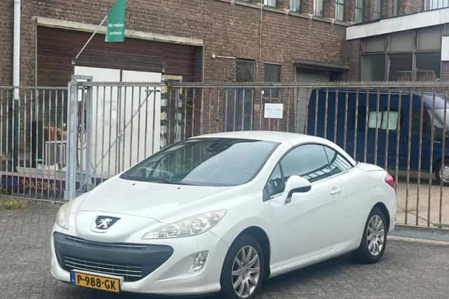 Peugeot 308 (2010) thumbnail 1