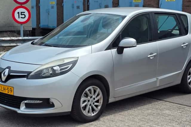 Renault Scénic (2013) thumbnail 1