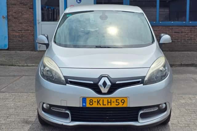 Renault Scénic (2013) thumbnail 2