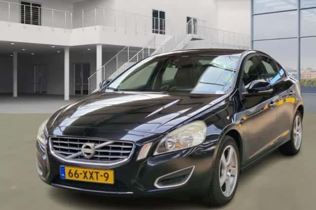 Volvo S60 (2012) thumbnail 1
