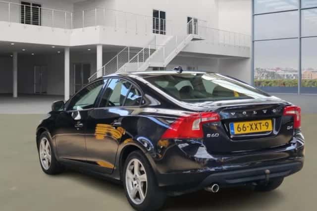 Volvo S60 (2012) thumbnail 4