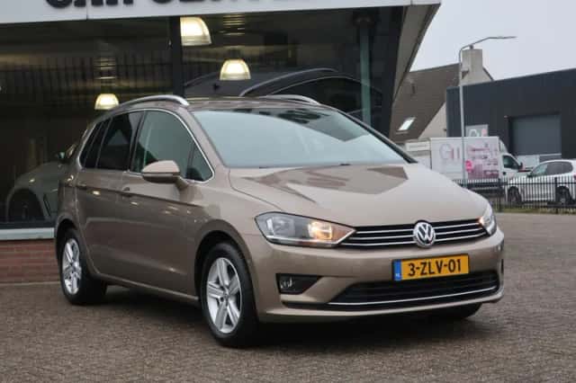 Volkswagen Golf Sportsvan (2015) thumbnail 6
