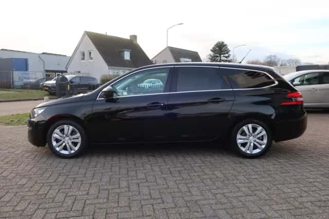 Peugeot 308 (2015) thumbnail 4