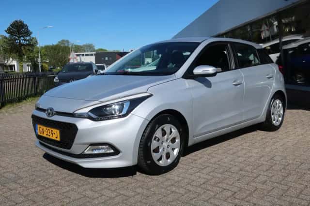 Hyundai i20 (2016) thumbnail 3