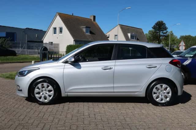 Hyundai i20 (2016) thumbnail 4