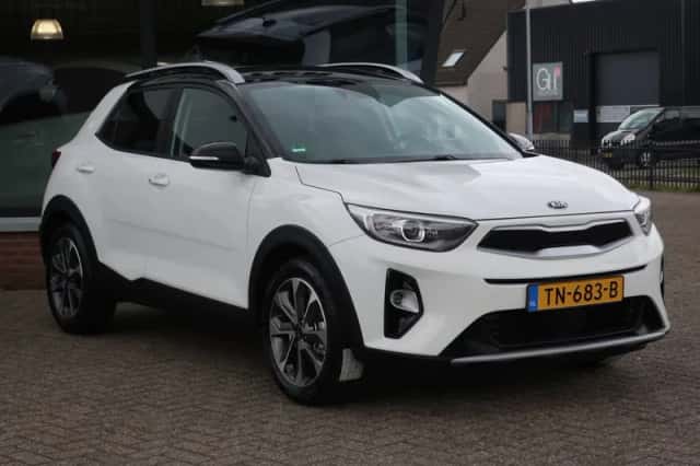 Kia Stonic (2018) thumbnail 6