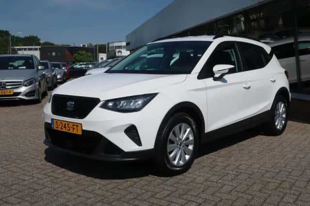 SEAT Arona (2022) thumbnail 3