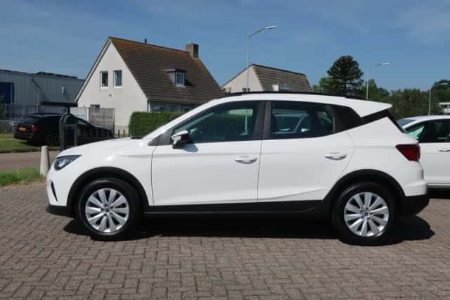 SEAT Arona (2022) thumbnail 4