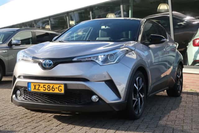Toyota C-HR (2019) thumbnail 1