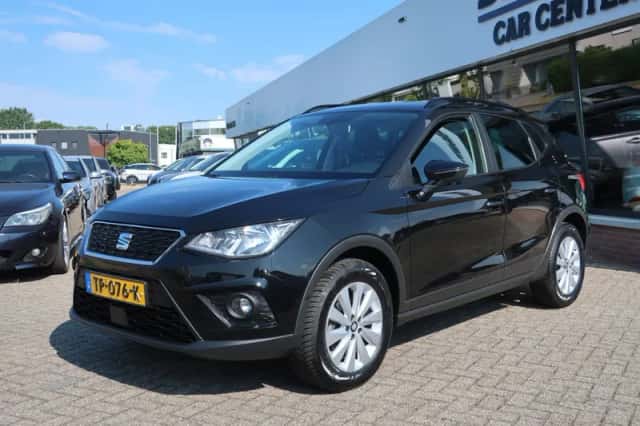 SEAT Arona (2018) thumbnail 3