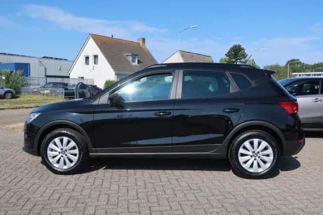 SEAT Arona (2018) thumbnail 4