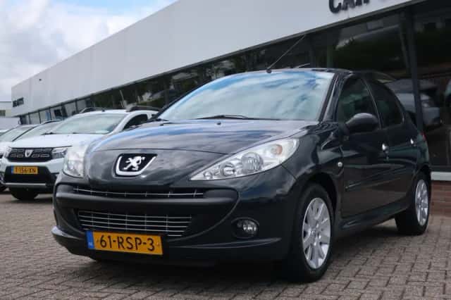 Peugeot 206+ (2011) thumbnail 1