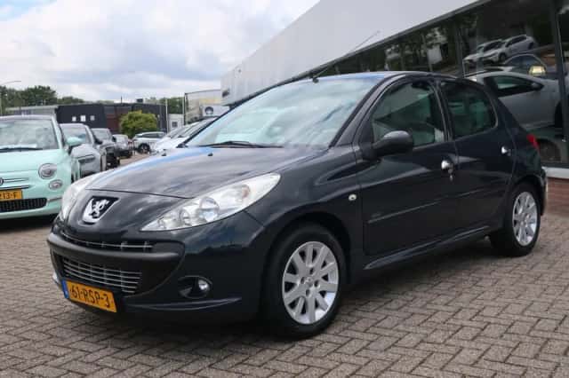 Peugeot 206+ (2011) thumbnail 3
