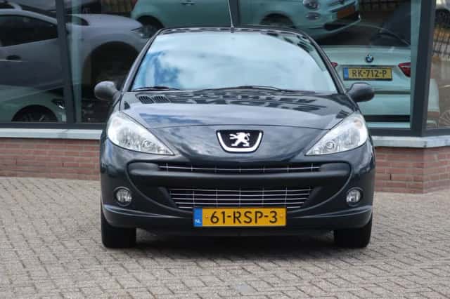 Peugeot 206+ (2011) thumbnail 5