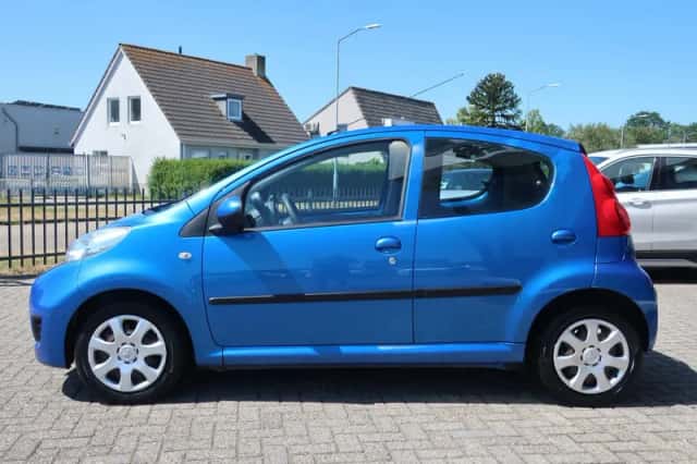 Peugeot 107 (2010) thumbnail 4