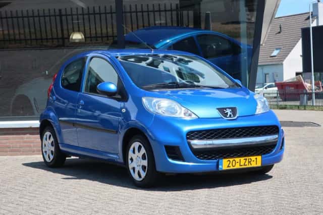Peugeot 107 (2010) thumbnail 6