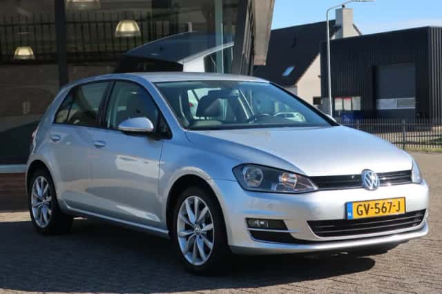 Volkswagen Golf (2015) thumbnail 6