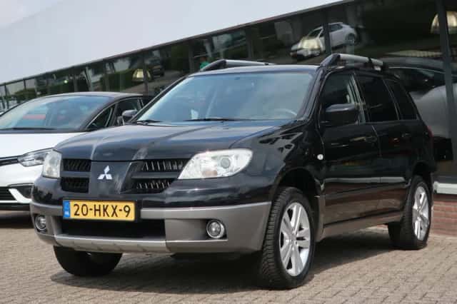 Mitsubishi Outlander (2009) thumbnail 1