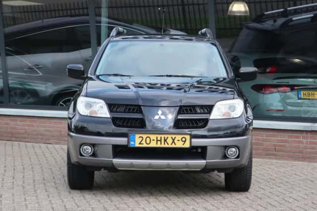 Mitsubishi Outlander (2009) thumbnail 5