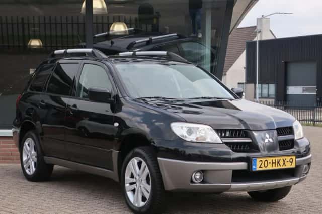 Mitsubishi Outlander (2009) thumbnail 6