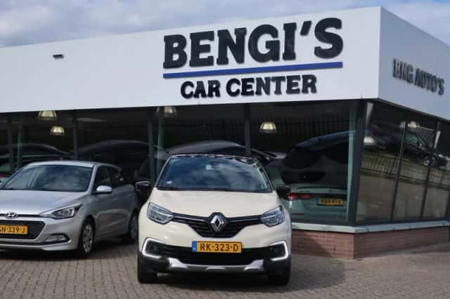 Renault Captur (2017) thumbnail 2