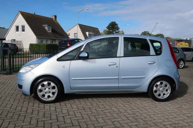 Mitsubishi Colt (2005) thumbnail 2