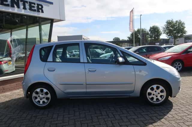 Mitsubishi Colt (2005) thumbnail 5